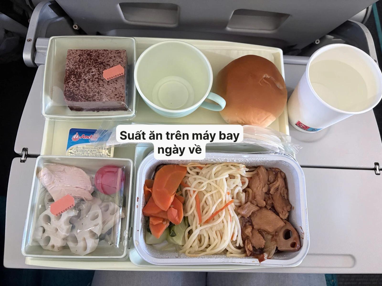 Suất ăn Vietnam Airlines chiều về - Tour Thượng Hải No Shop
