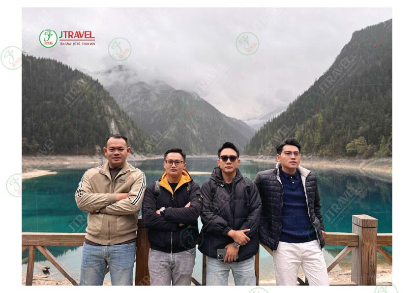 jtravel-binh-thuan-tour-trung-quoc-cuu-trai-cau-nga-mi-son