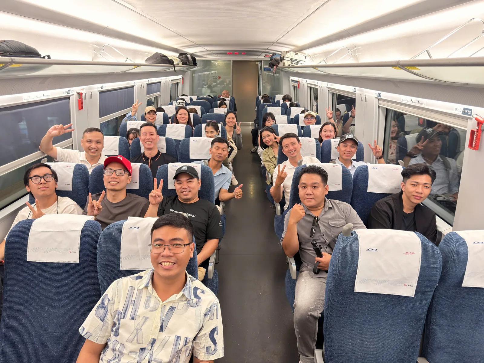 Trải nghiệm tàu cao tốc Trung Quốc - Company trip Trùng Khánh BH Asia