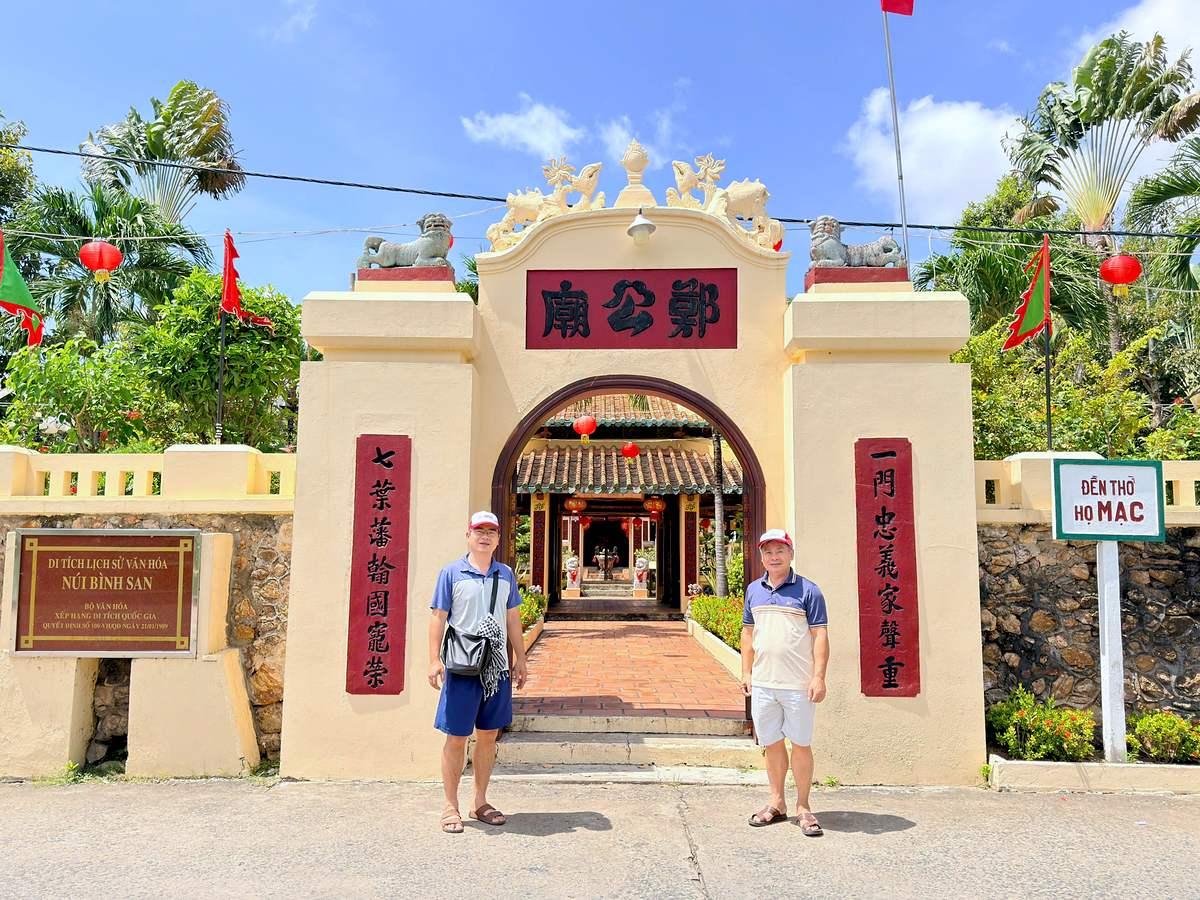 den-tho-ho-mac-nui-binh-san-ha-tien