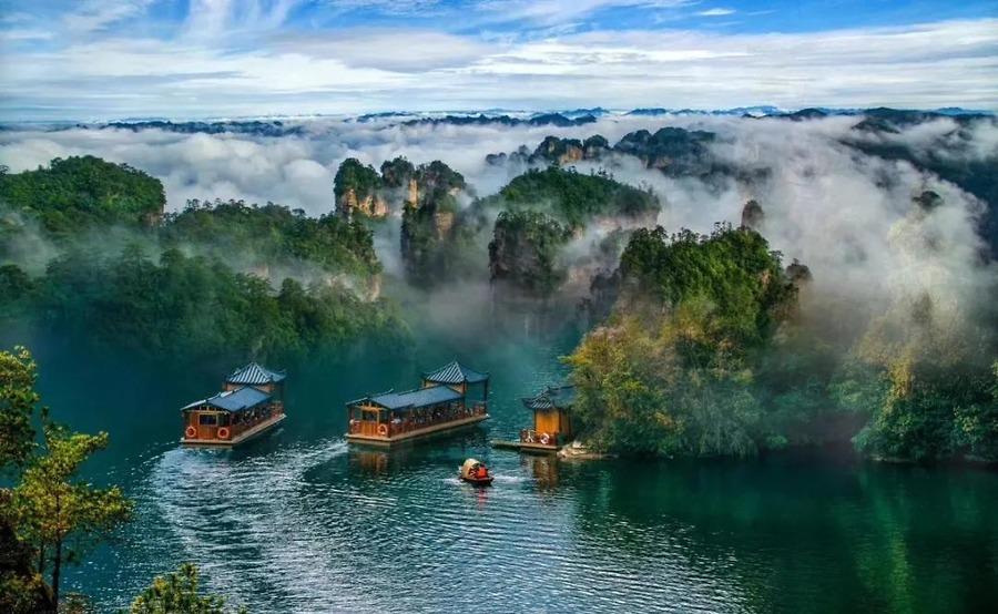 Tour Trung Quốc: Phượng Hoàng Cổ Trấn – Trương Gia Giới – Vũ Lăng Nguyên 5N4Đ