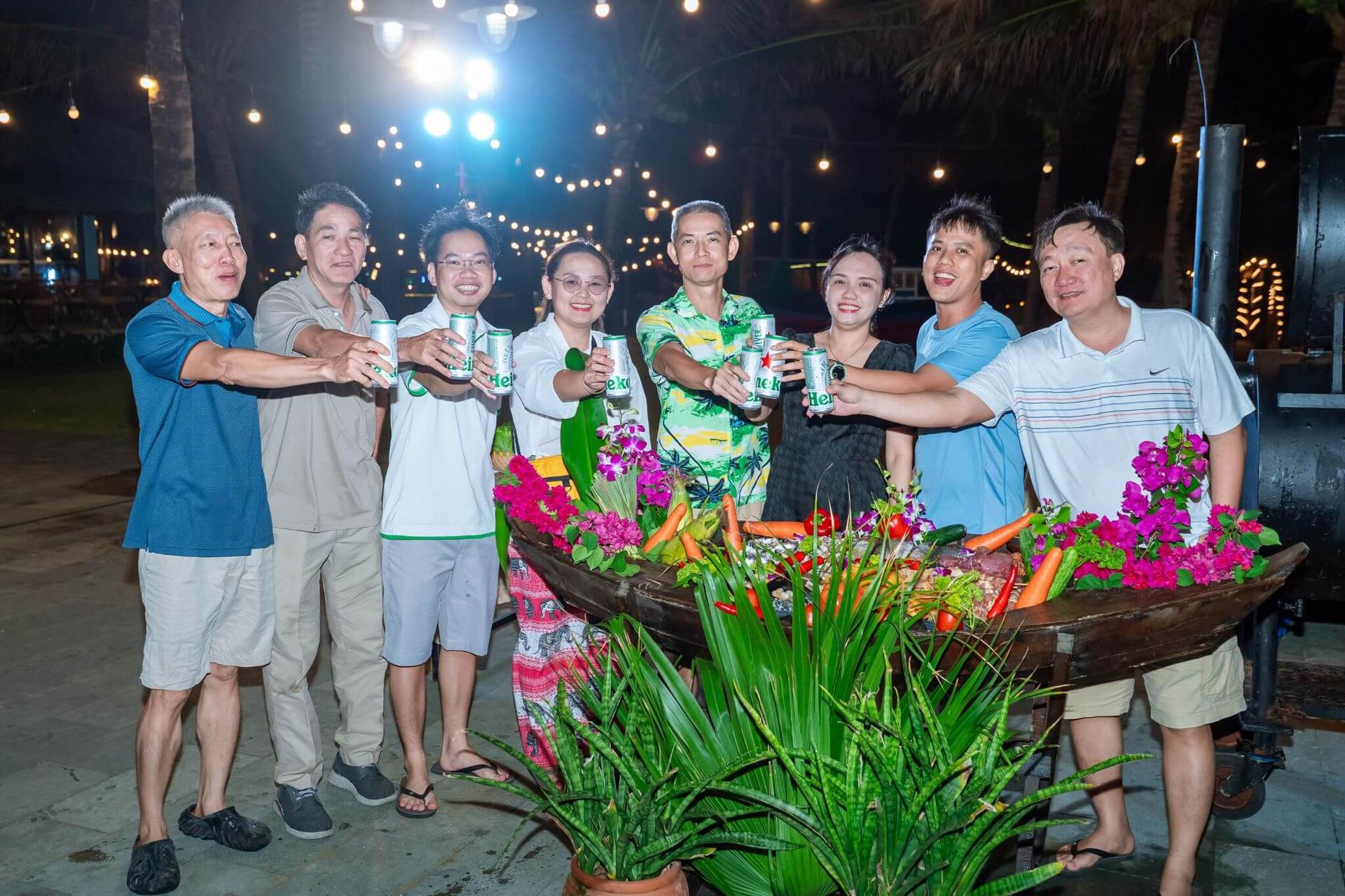 doan-heineken-tuy-hoa-phu-yen-dem-gala-hoanh-trang