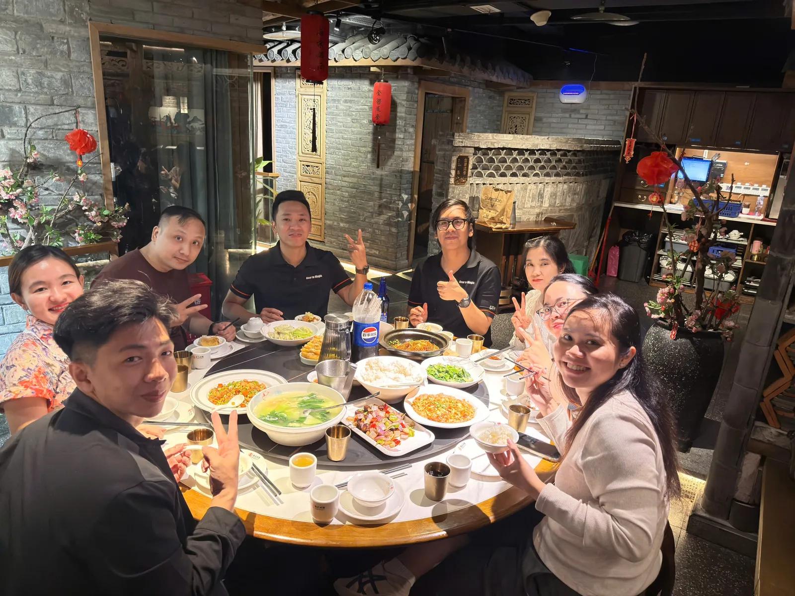 Thưởng thức đặc sản Trùng Khánh - Company trip Trùng Khánh BH Asia