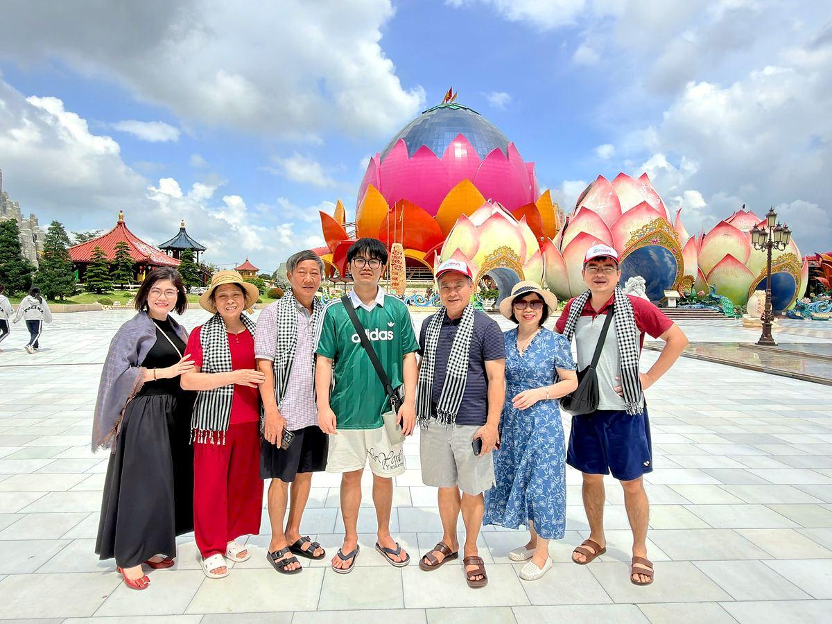 khu-tam-linh-hoa-sen-mien-tay