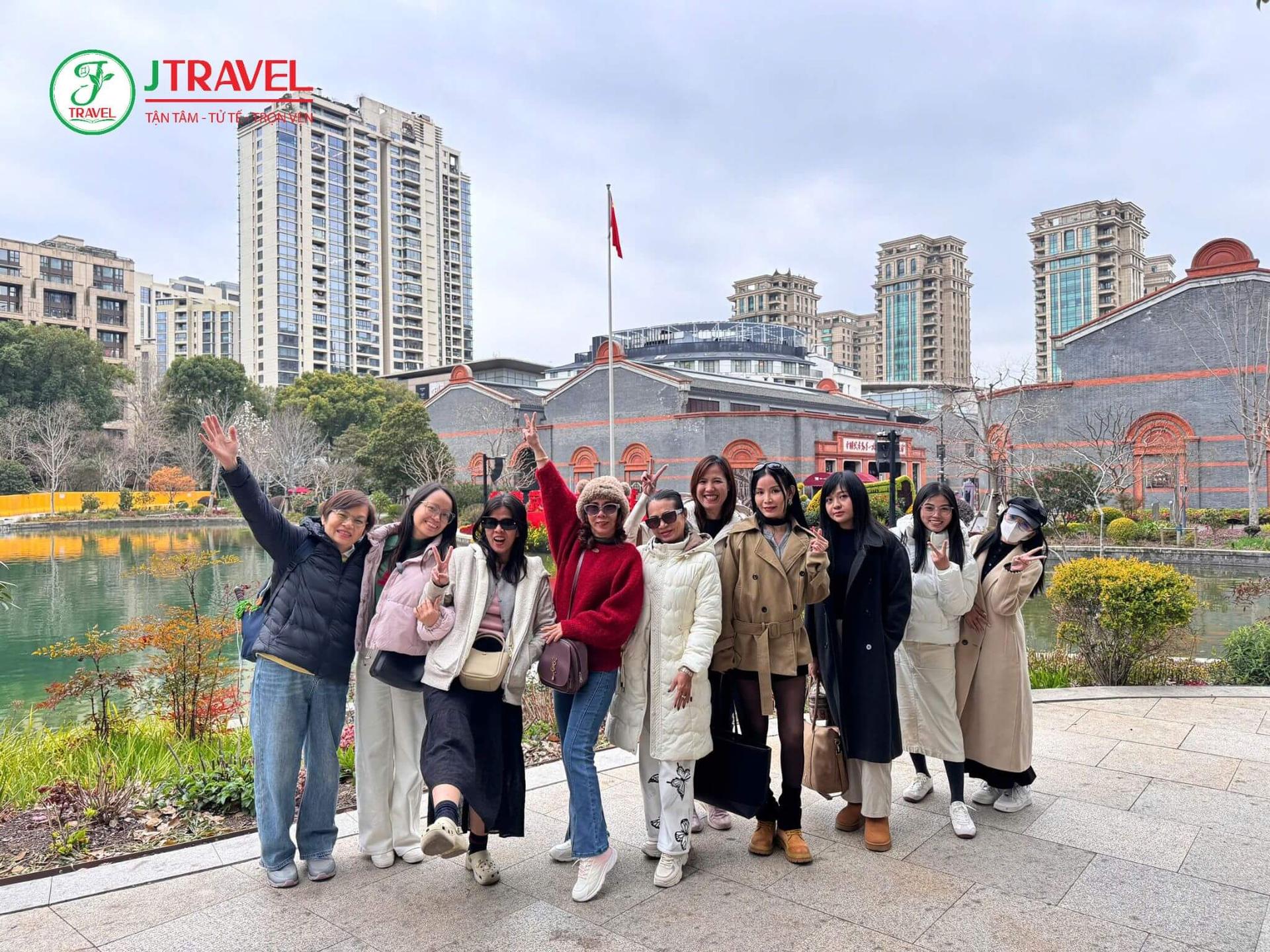 khu-pho-tan-thien-dia-trung-quoc-jtravel