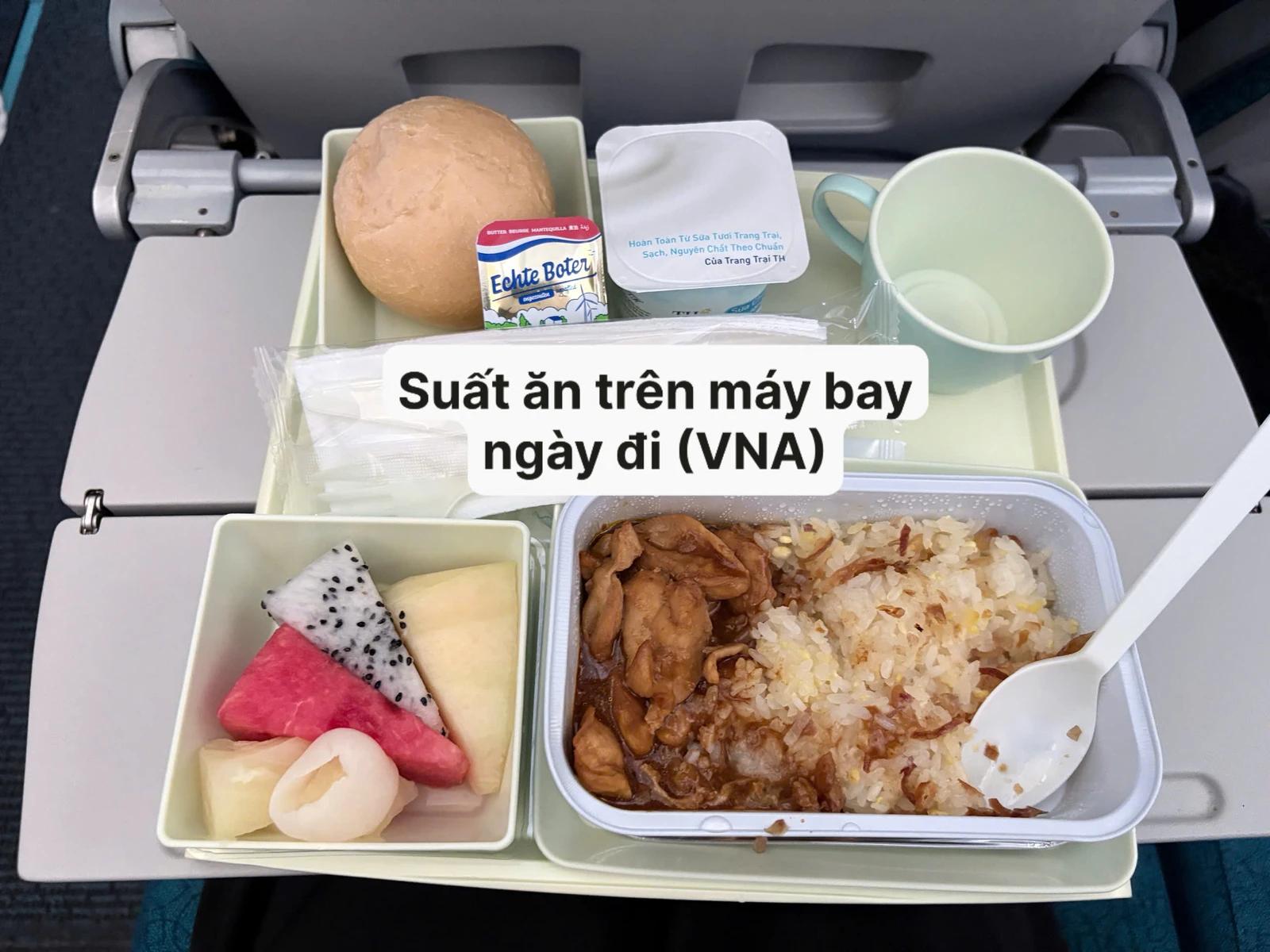 Suất ăn Vietnam Airlines chiều đi - Tour Thượng Hải No Shop