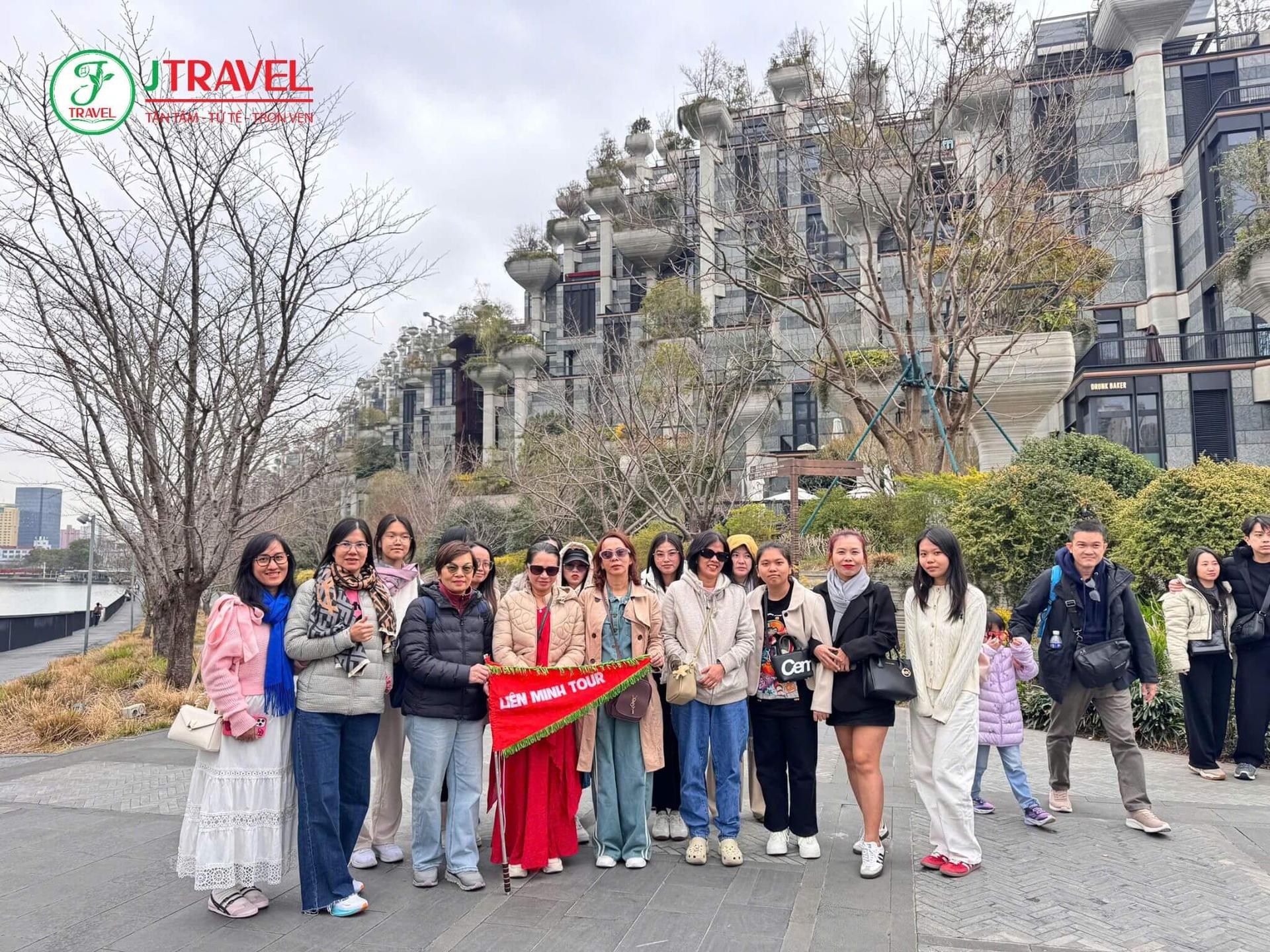 tour-thuong-hai-no-shopping-trai-nghiem-to-chau-co-kinh