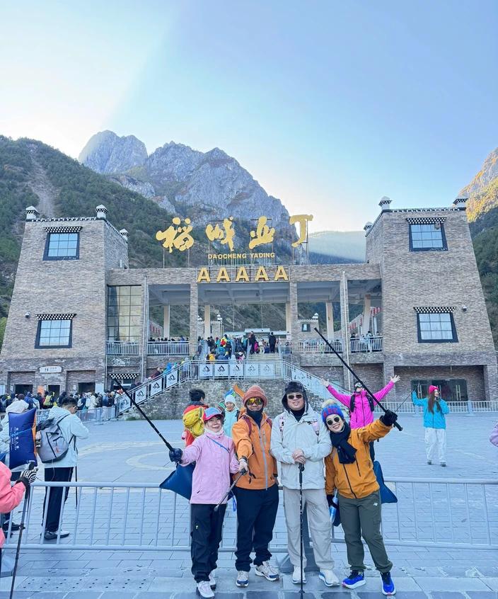 Hình Ảnh Đoàn Tour Đạo Thành Á Đinh Khang Định Tháng 10/2026