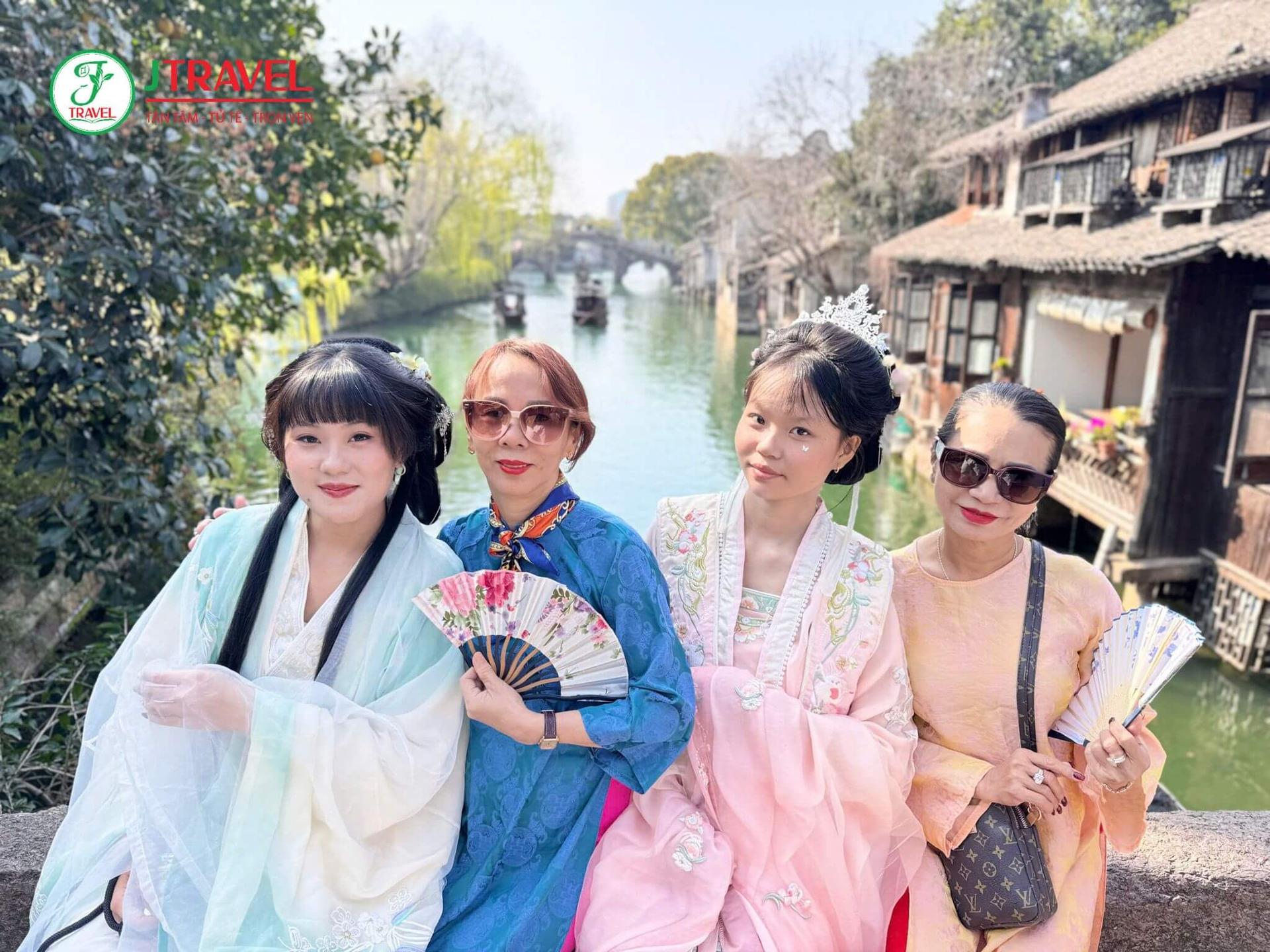 kham-pha-phuong-hoang-co-tran-trung-quoc-cung-jtravel