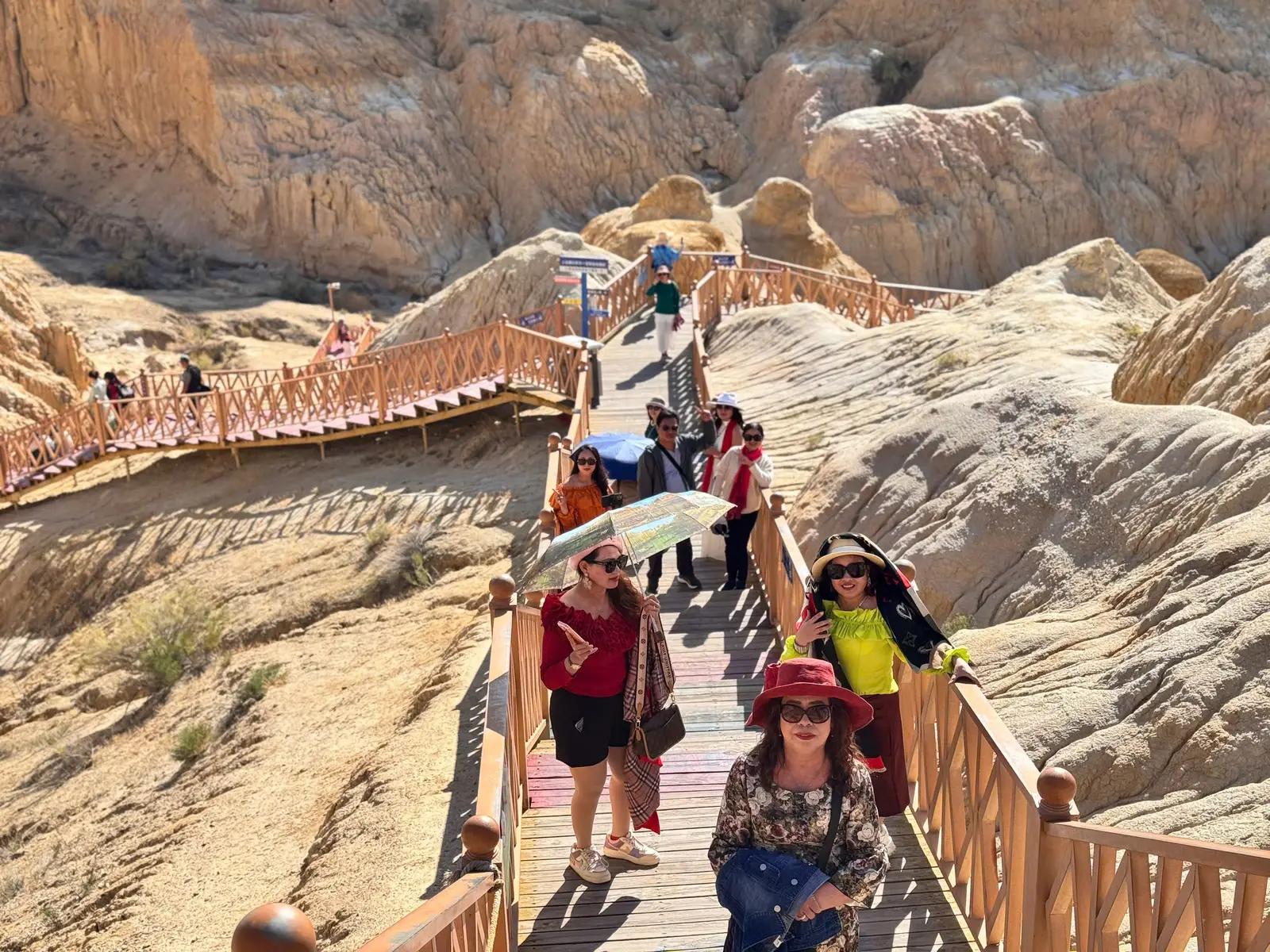 Khám phá Ma Quỷ Thành Tân Cương - Tour Bắc Tân Cương mùa thu
