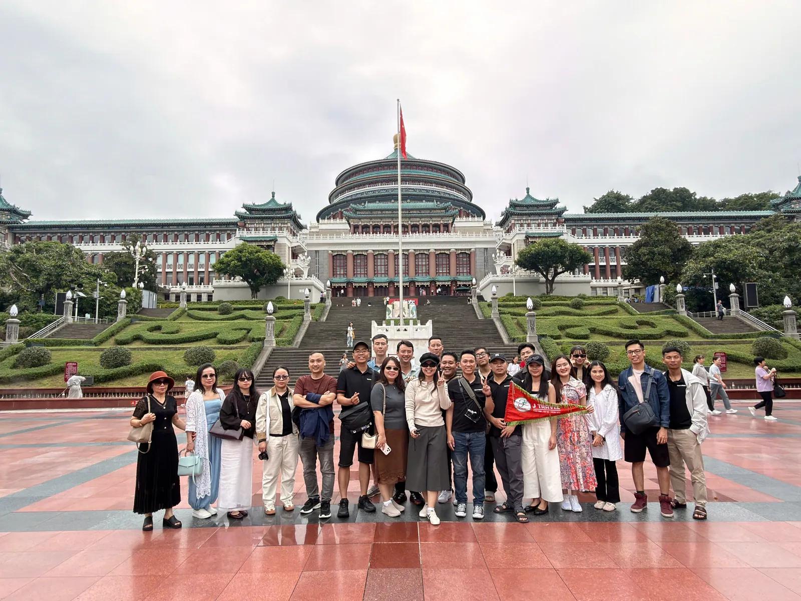 Đại Lễ Đường Nhân Dân Trùng Khánh - Company trip Trùng Khánh BH Asia