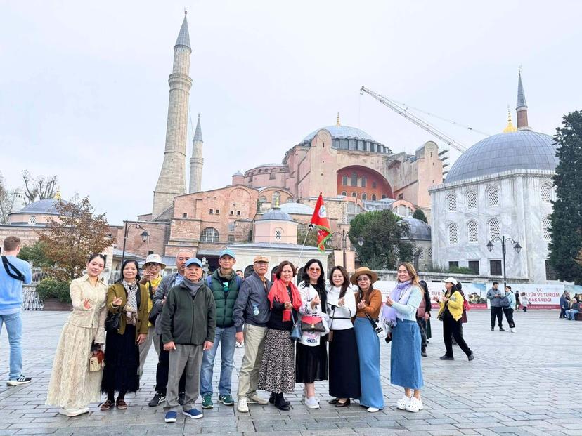 thumbai review tourTour Thổ Nhĩ Kỳ: Istanbul – Canakkale – Izmir – Kusadasi – Cappadocia – Pamukkale 10N9Đ