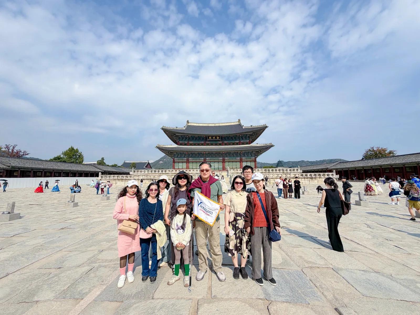 Cung điện Gyeongbokgung mùa thu - Tour Hàn Quốc mùa thu