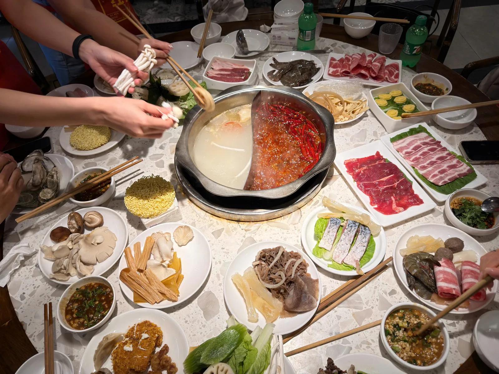 Lẩu cay Tứ Xuyên Trùng Khánh - Company trip Trùng Khánh BH Asia
