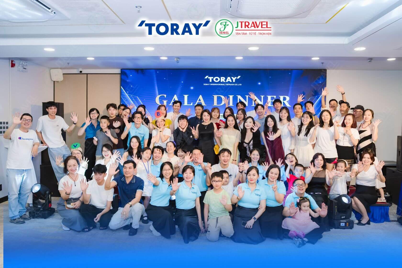 company-trip-toray-ho-tram-j-travel