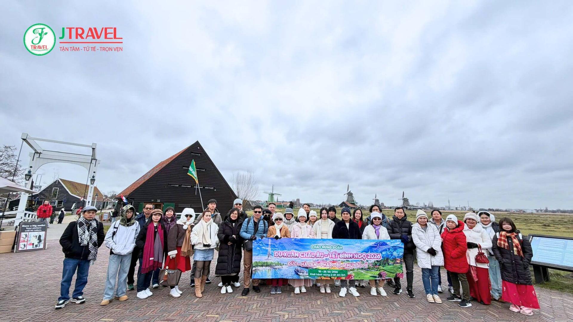 lang-go-truyen-thong-zaanse-schans-ha-lan-jtv