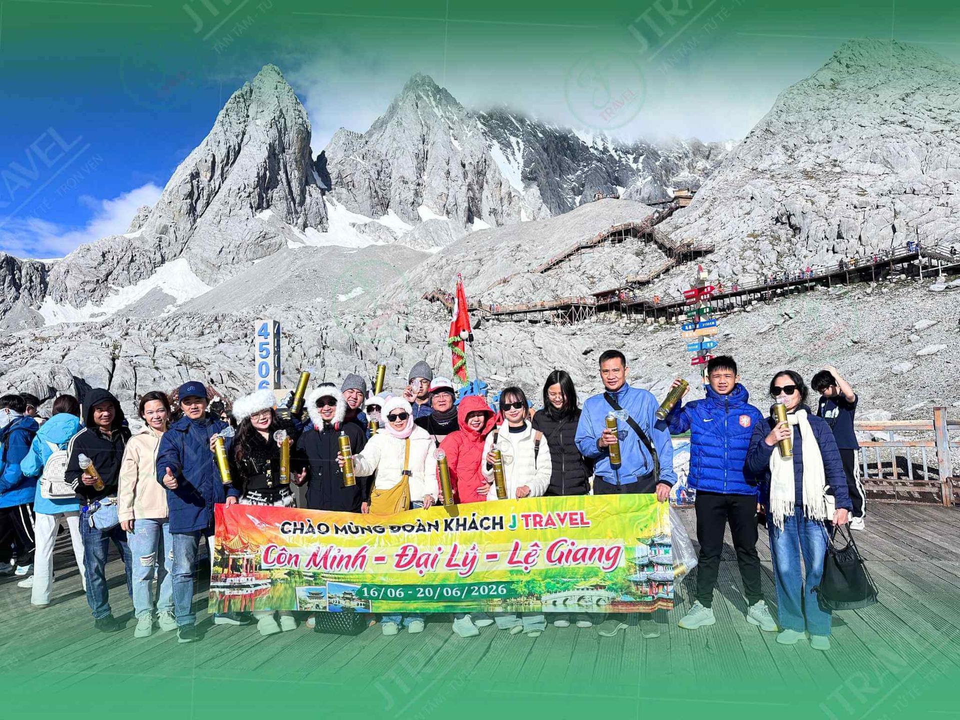 nui-tuyet-ngoc-long-le-giang-tour-trung-quoc-jtravel