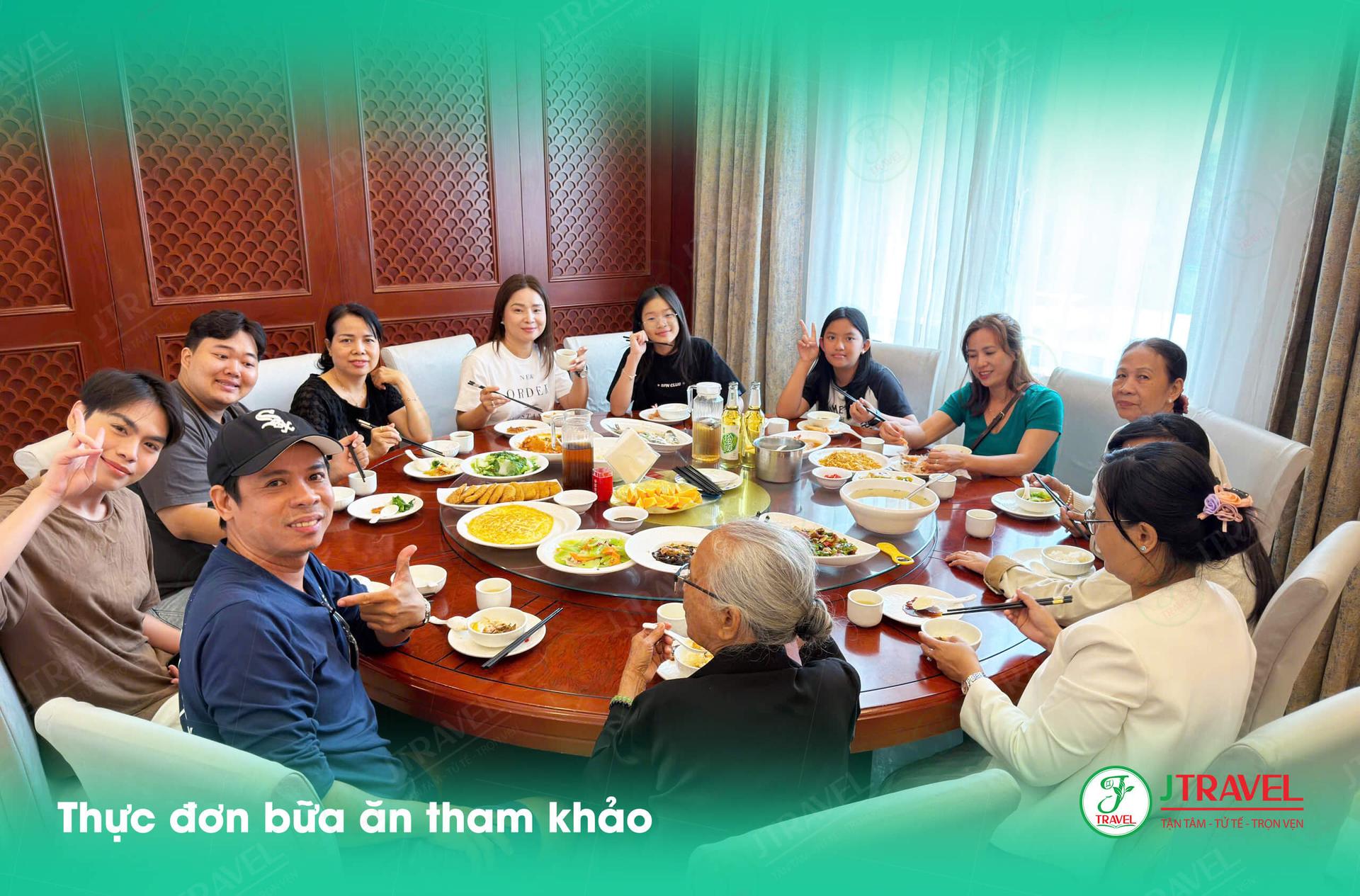 khong-gian-nha-hang-tour-thuong-hai-jtravel-no-shopping