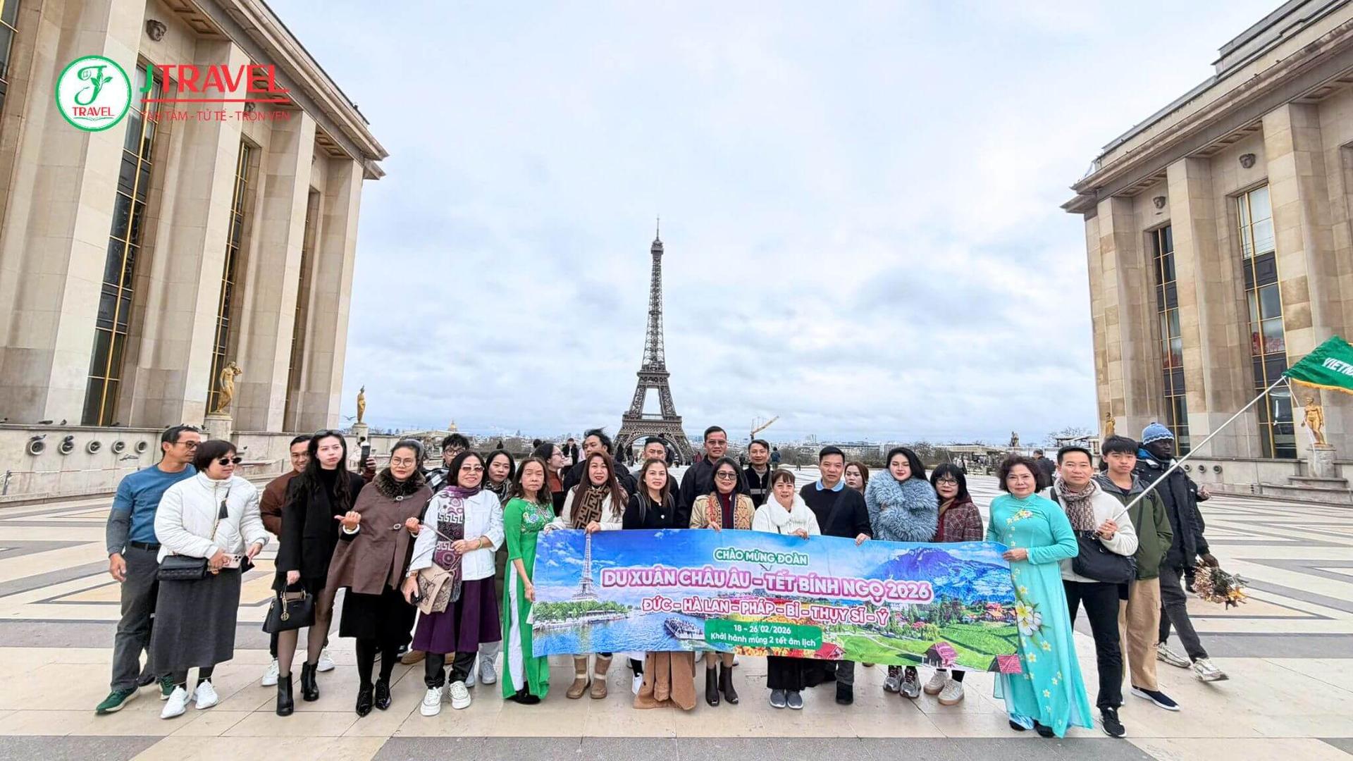quang-truong-trocadero-paris-phap