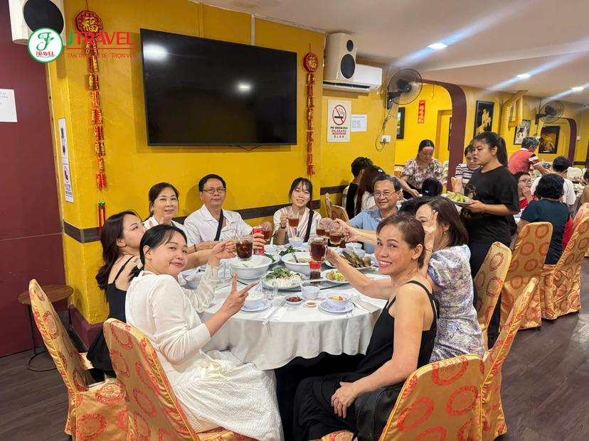 thumbai review tourTour Liên Tuyến 2 Quốc Gia: Singapore - Malaysia 5 ngày 4 đêm